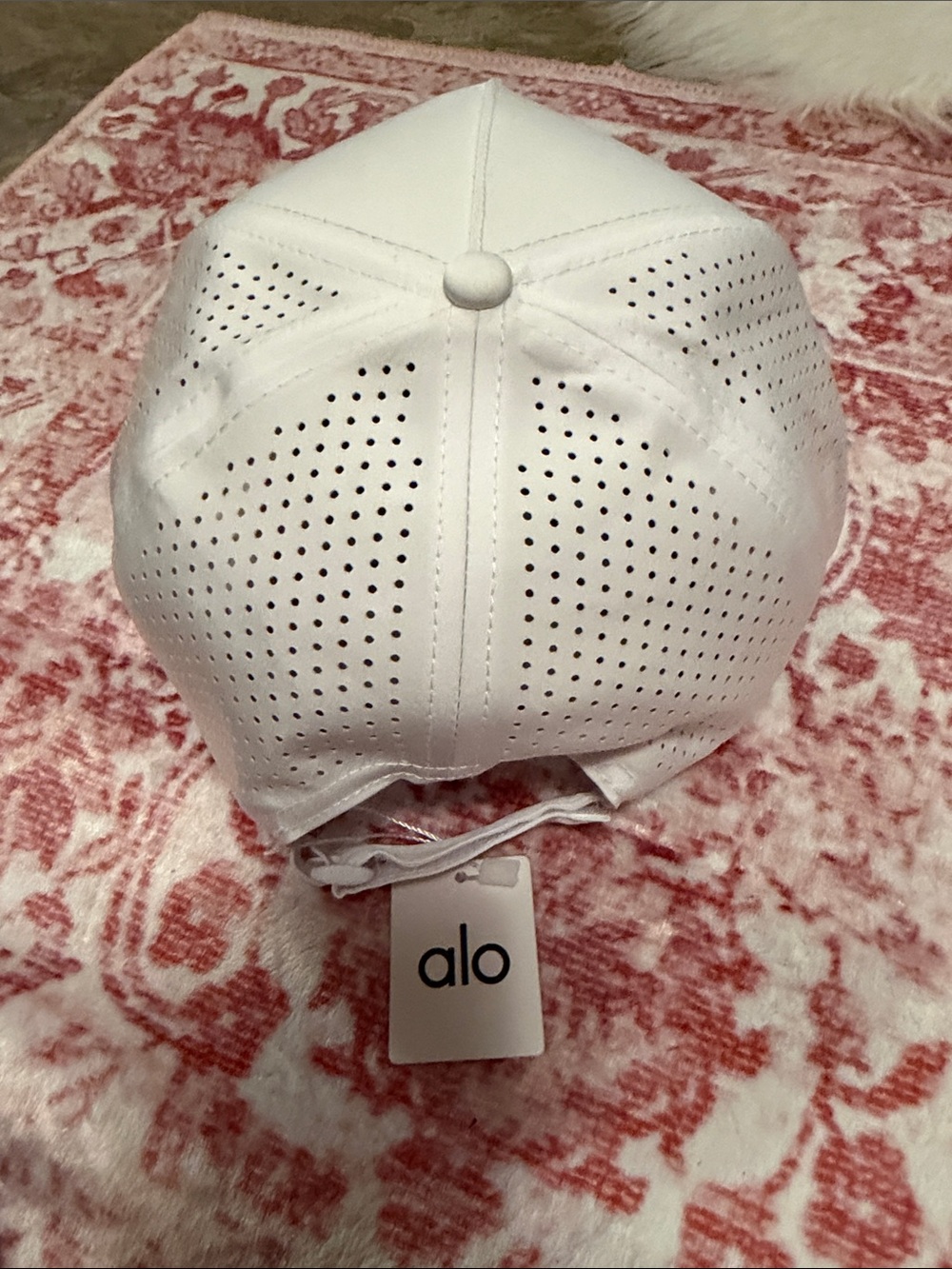 Alo White Logo Baseball Cap - Picture 4 of 8